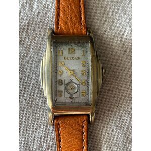 Bulova Banker 1942 Art Deco Curvex 15 jewels men's watch, needs service